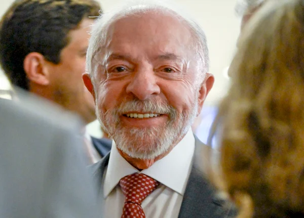 Lula fica em Brasília no fim de semana se preparando para debate da Band - destaque galeria
