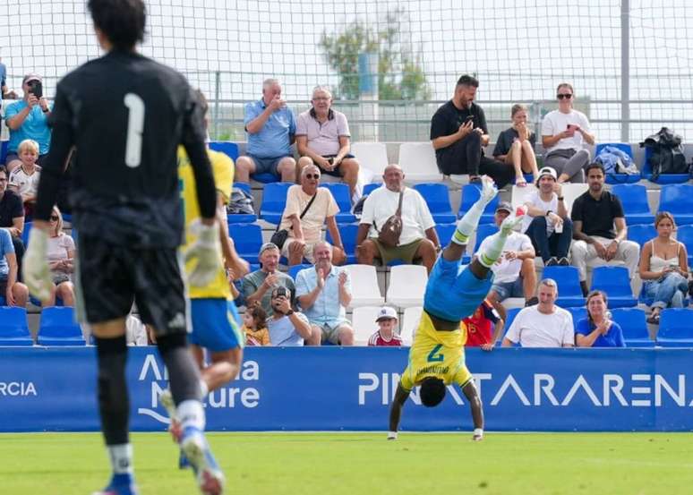 Brasil-Sub 20 goleia México no último amistoso na Espanha