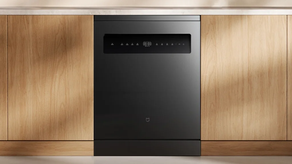 Lava-louças gigante da Xiaomi com 18 serviços abre e fecha porta sozinha