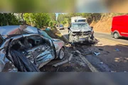 Acidente entre carro e caminhonete deixa quatro mortos em MG