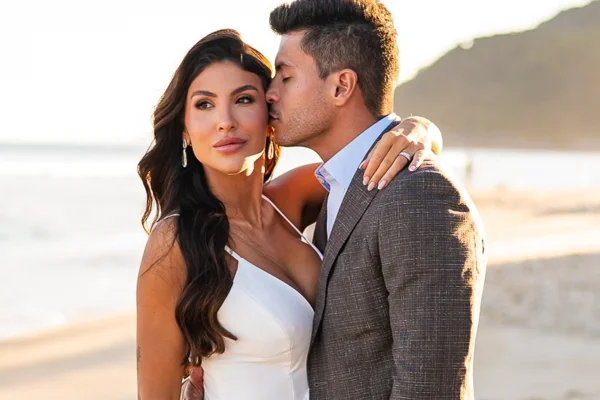 Jheny Santucci revela o nome da filha com Arthur Aguiar